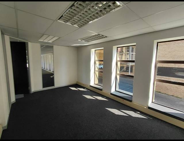 277M² OFFICE TO LET IN HURLINGHAM